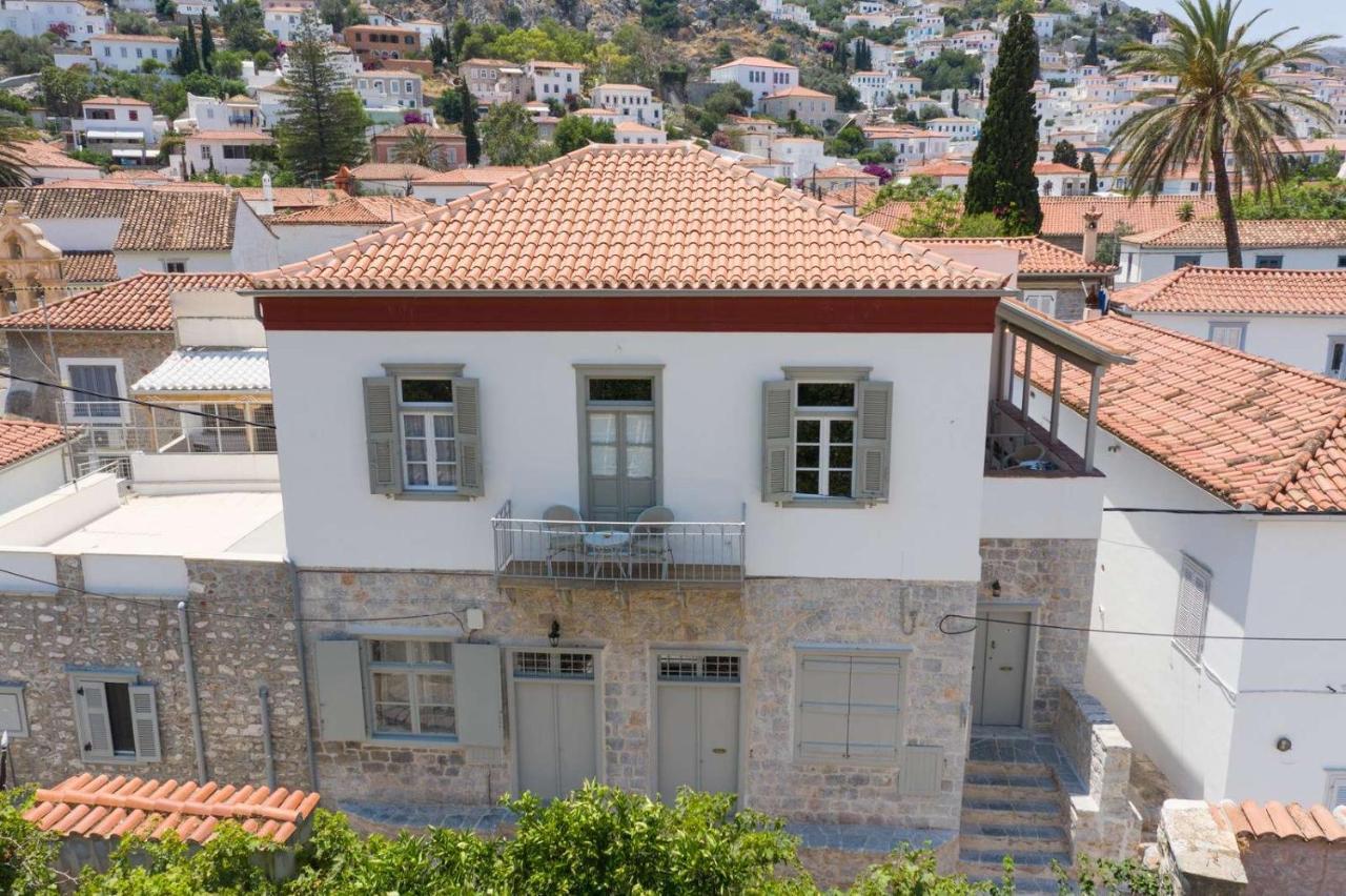 Livin Hydra Legacy Suite Exterior photo